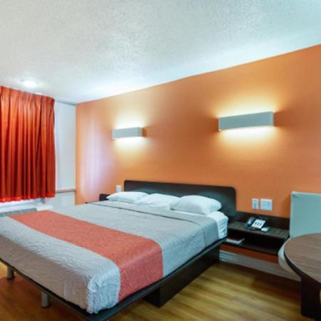 Motel 6-Houston, Tx - East Εξωτερικό φωτογραφία