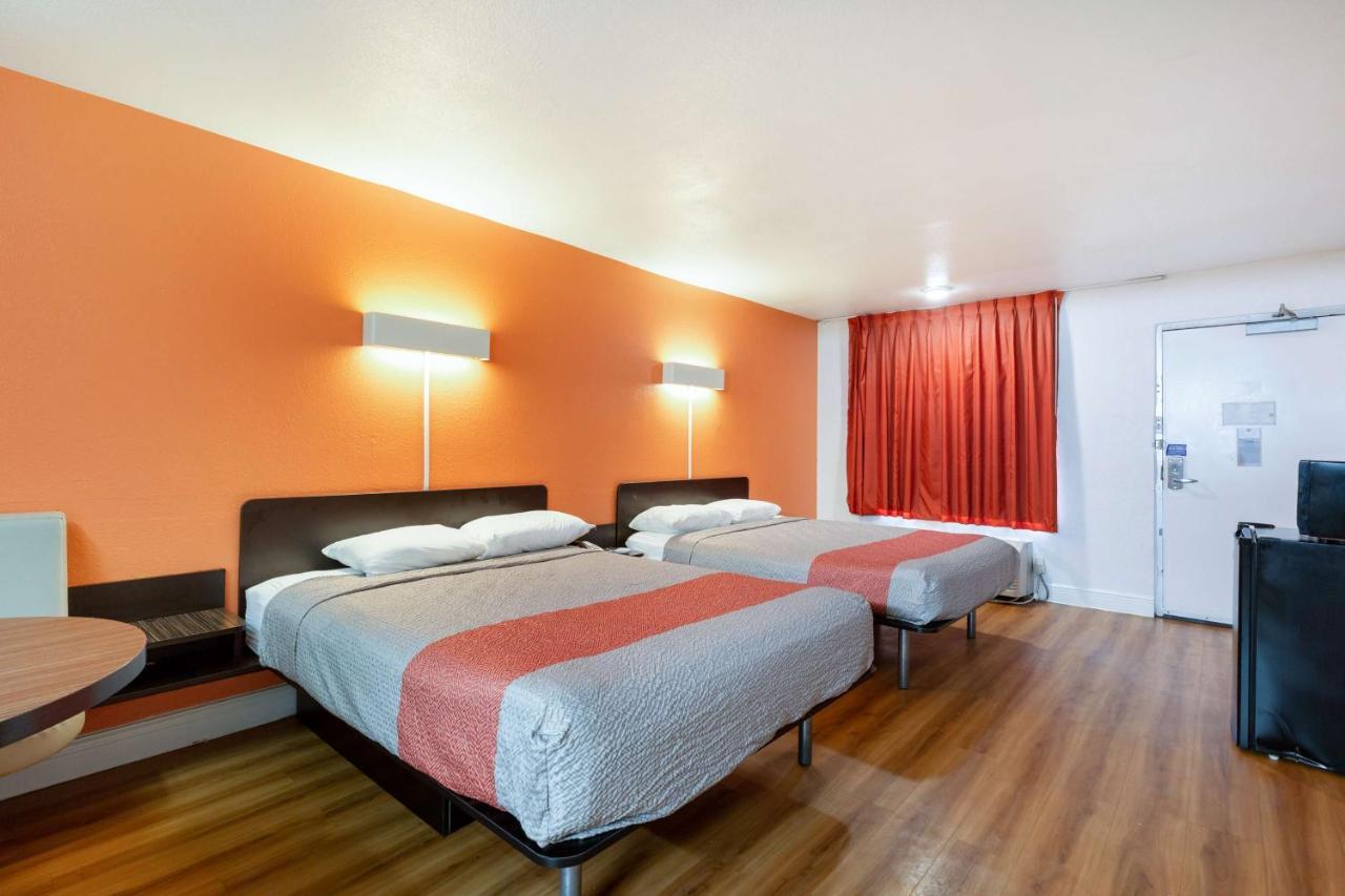 Motel 6-Houston, Tx - East Εξωτερικό φωτογραφία